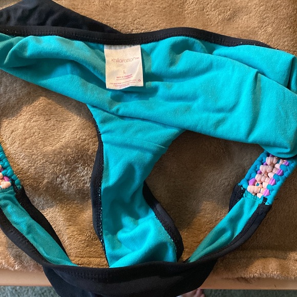 Cute strappy bikini - Picture 2 of 5